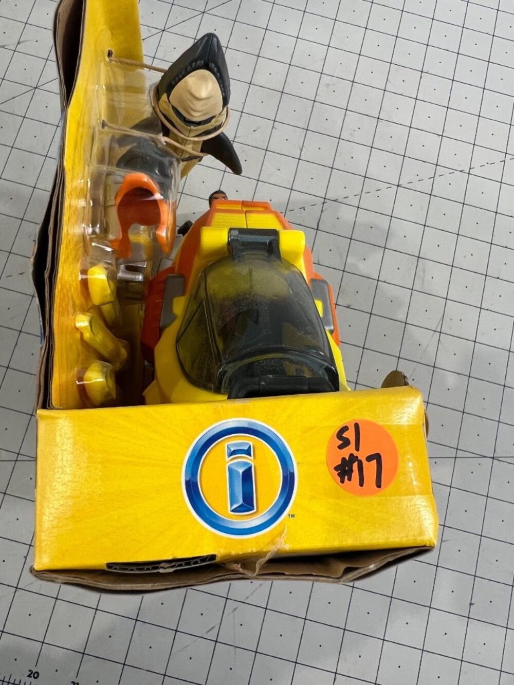 Fisher-Price Imaginext Deep Sea Sub With Diver Shark & Accessories - Picture 7 of 8